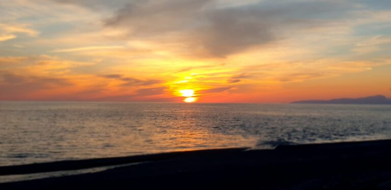 Tramonto sul mare