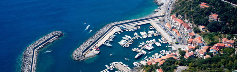 Il porto di Maratea visto dall’alto